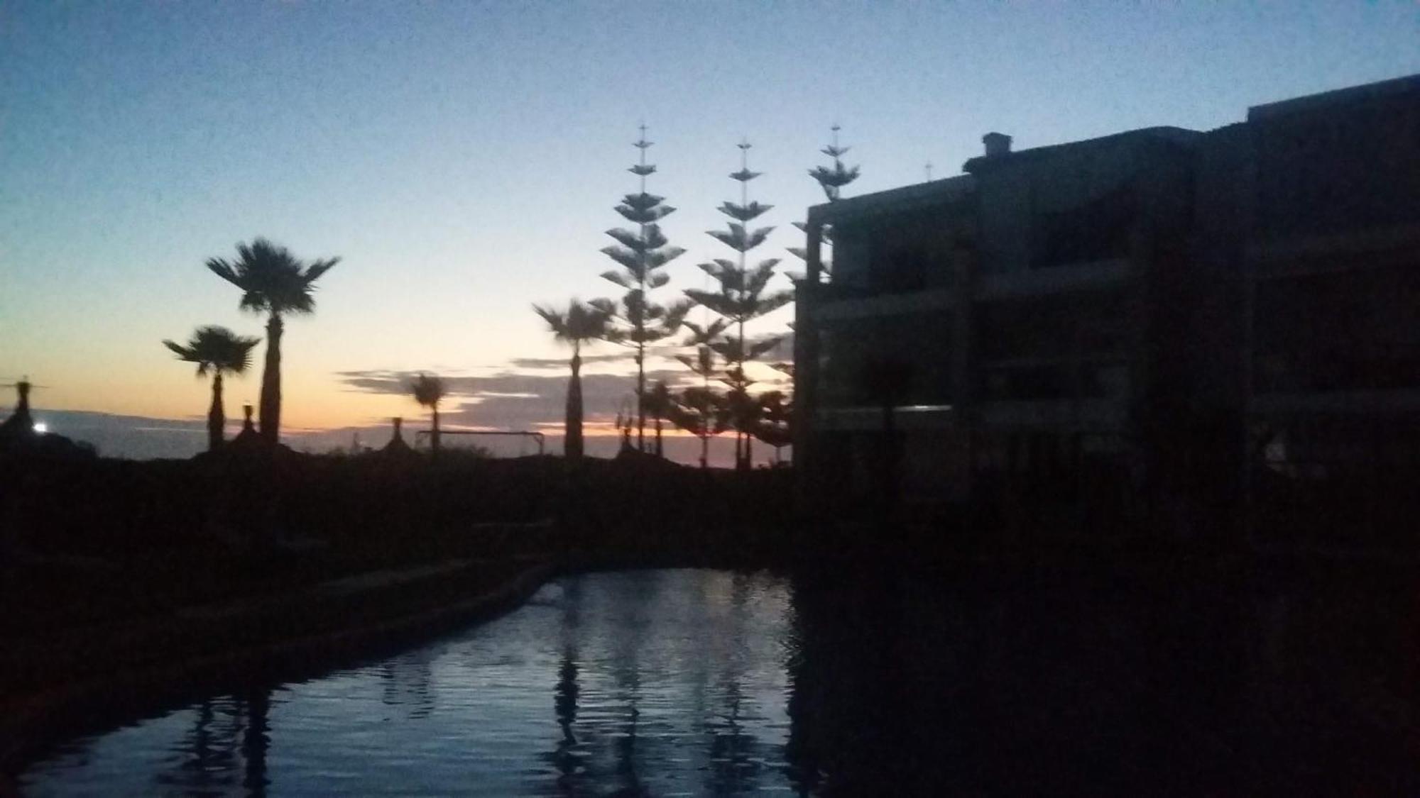 Au Bord De La Casa Blanca